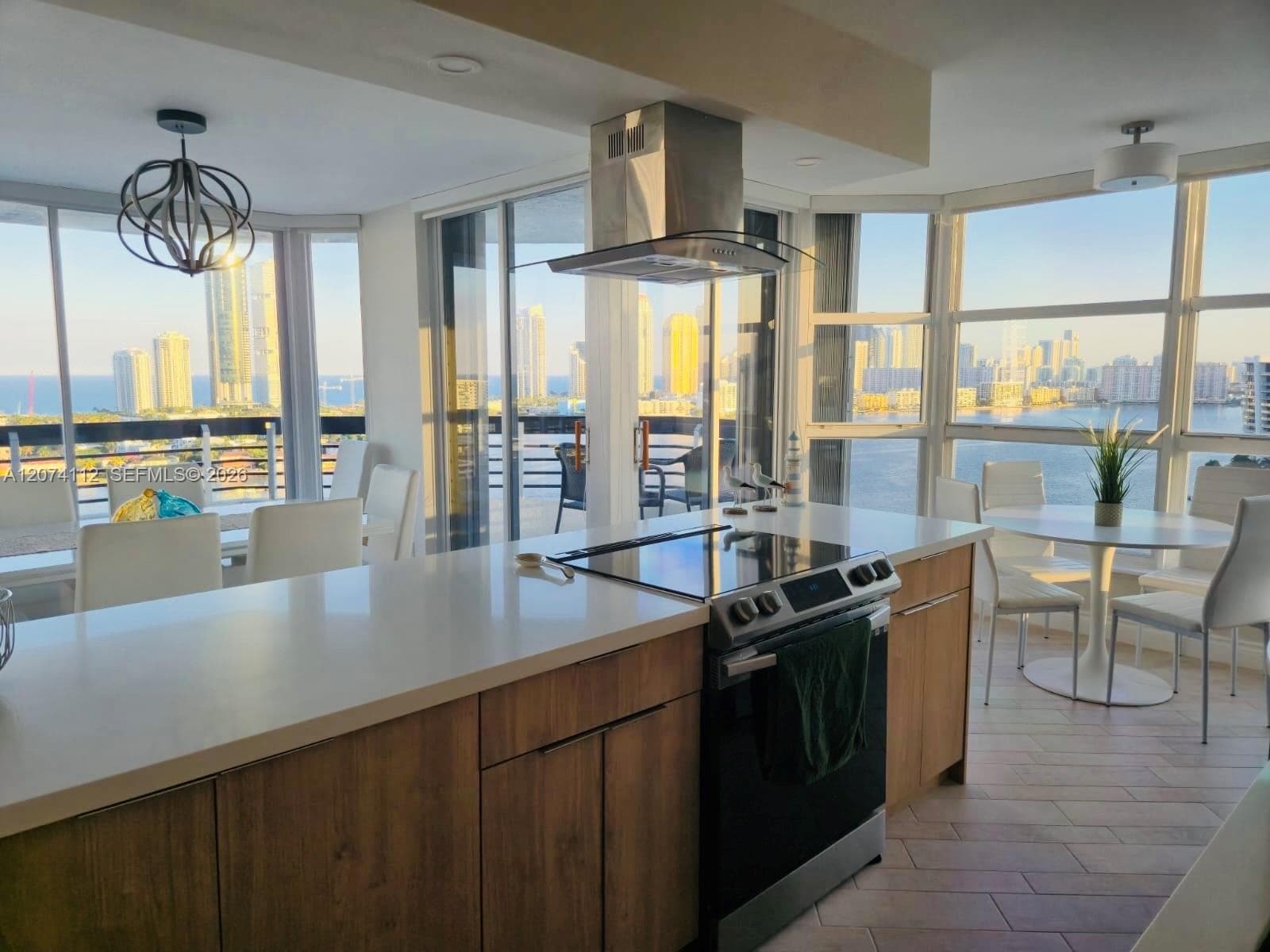 3530 Mystic Pointe Dr # 2215, Aventura, FL 33180 — zdjęcie 3