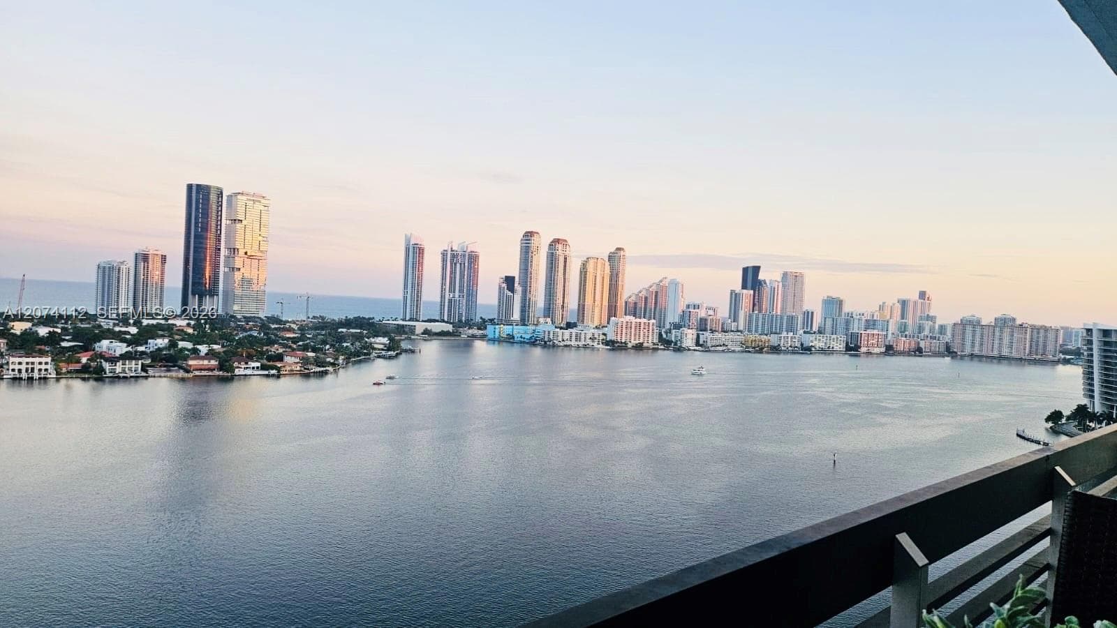 3530 Mystic Pointe Dr # 2215, Aventura, FL 33180