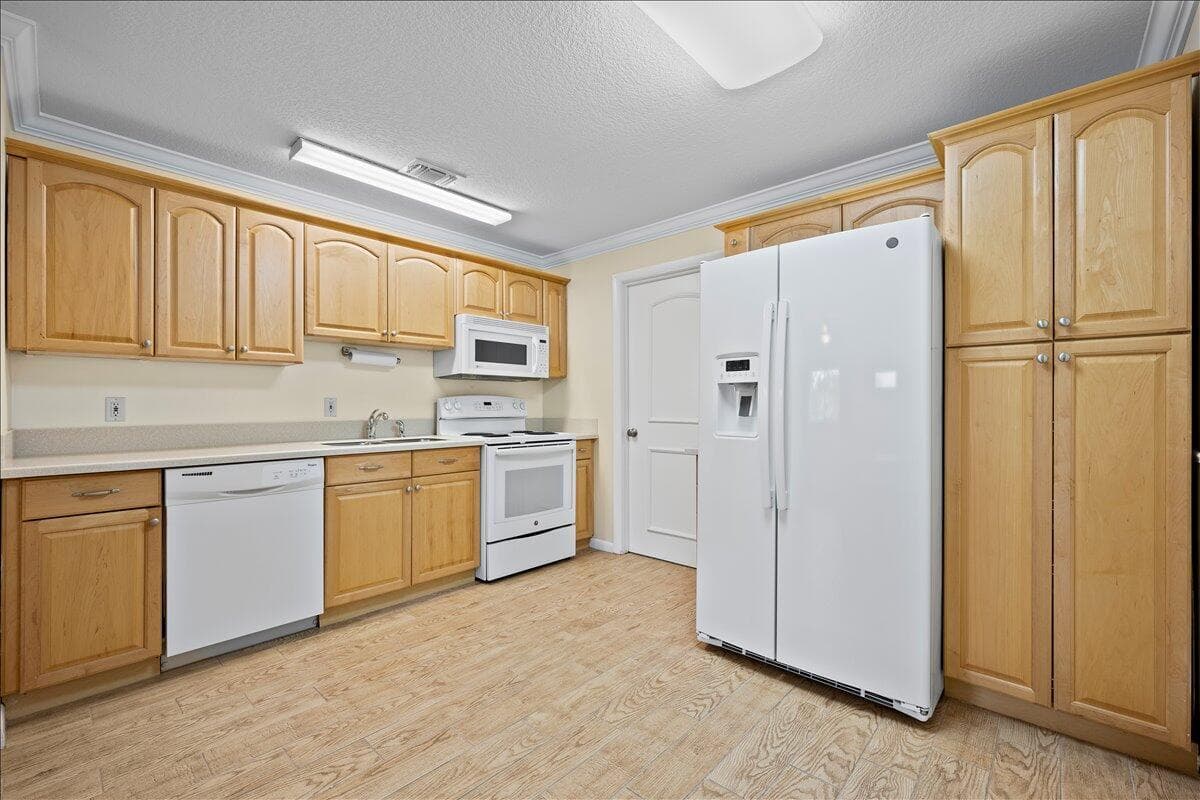 260 JENNINGS Avenue # 262, FL 33463 — zdjęcie 4