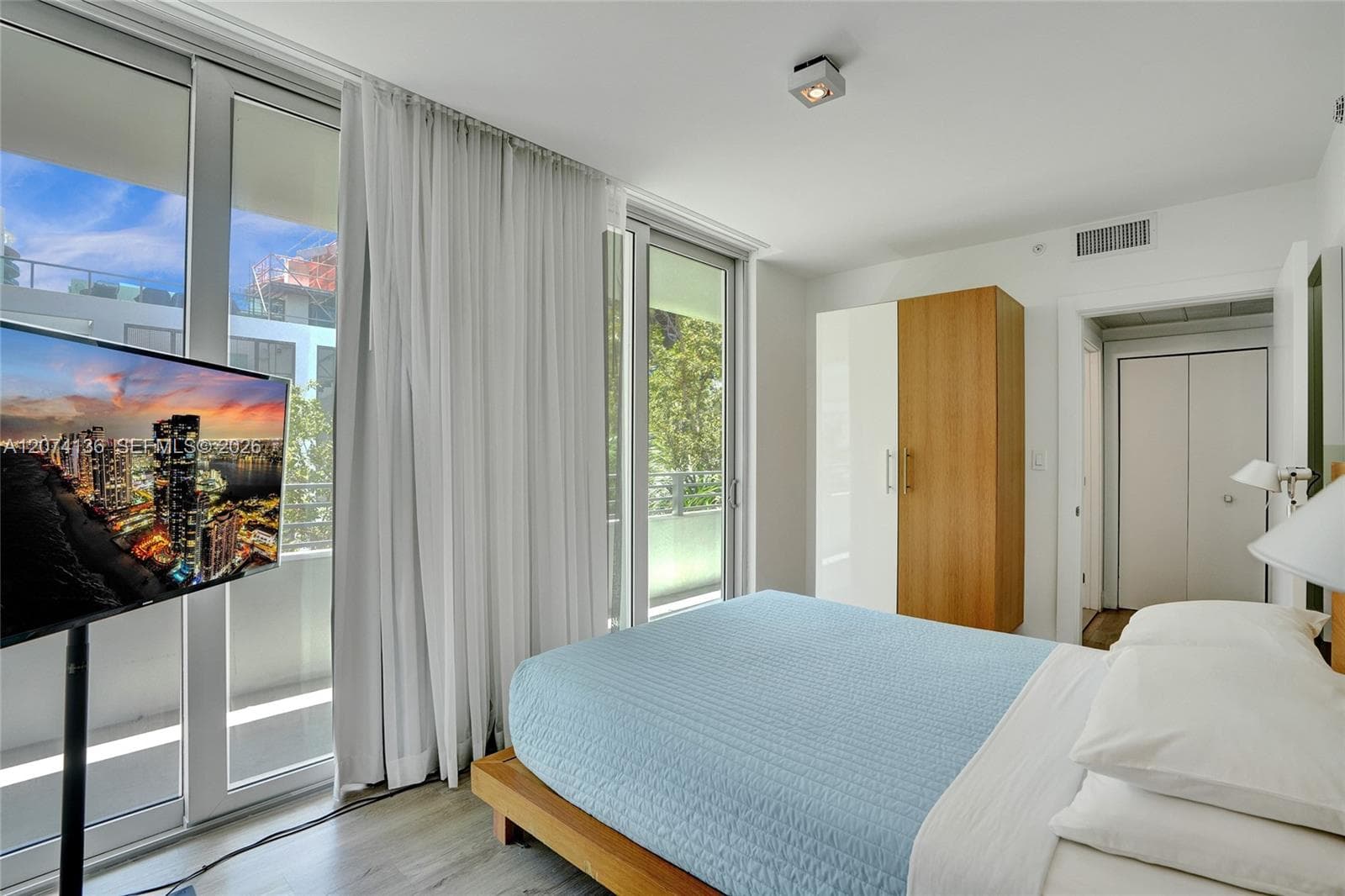 6080 Collins Ave # 520, Miami Beach, FL 33140 — zdjęcie 2