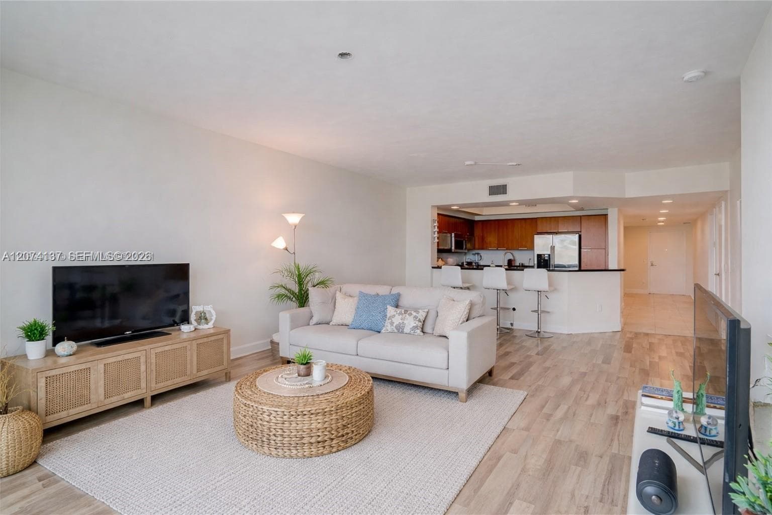 15051 Royal Oaks Ln # 503, North Miami, FL 33181 — zdjęcie 3