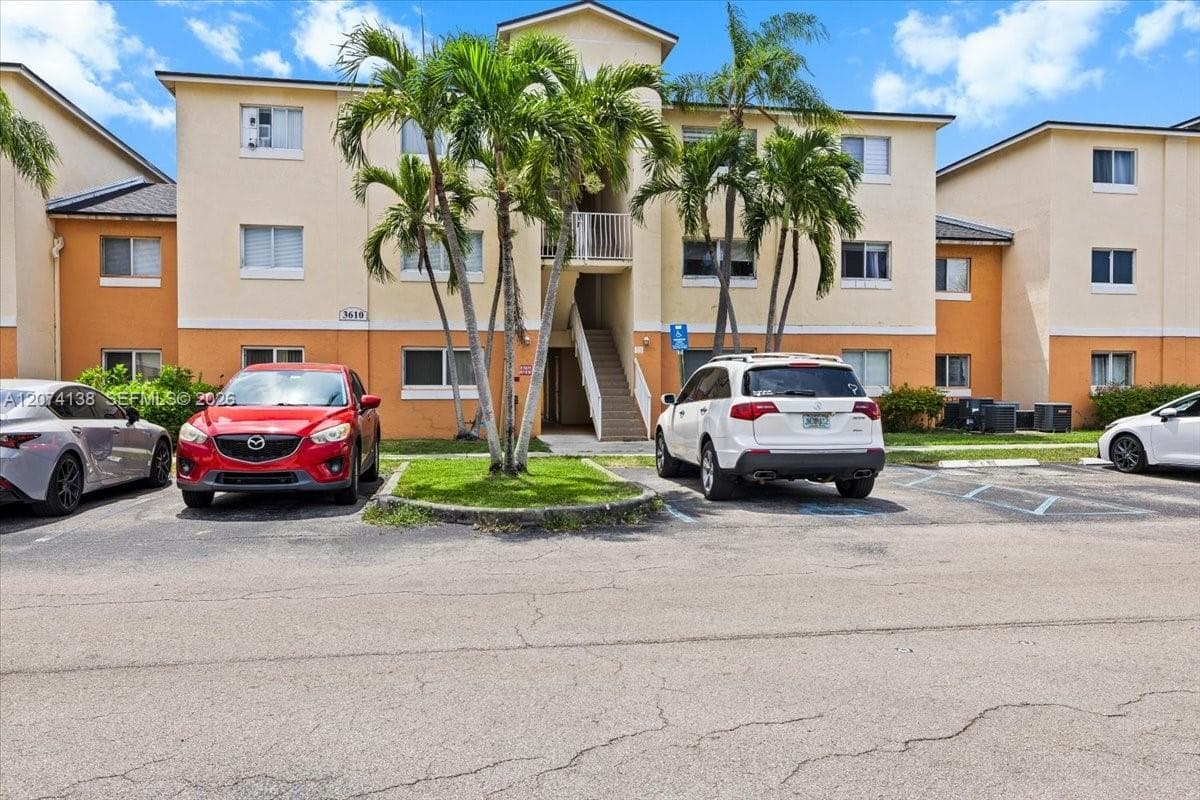 3610 N 56th Ave # 219, Hollywood, FL 33021 — zdjęcie 2