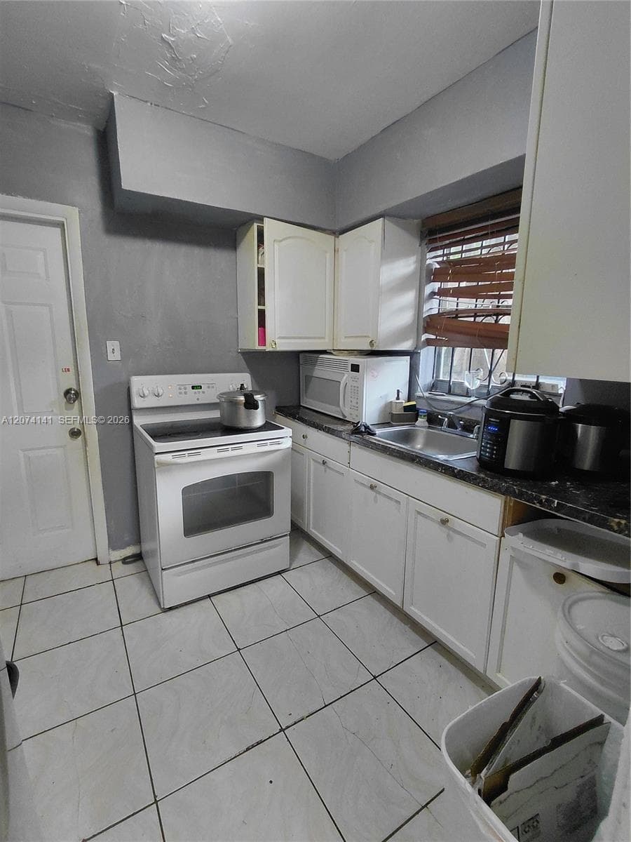 1530 NW 68th Ter, Miami, FL 33147 — zdjęcie 4