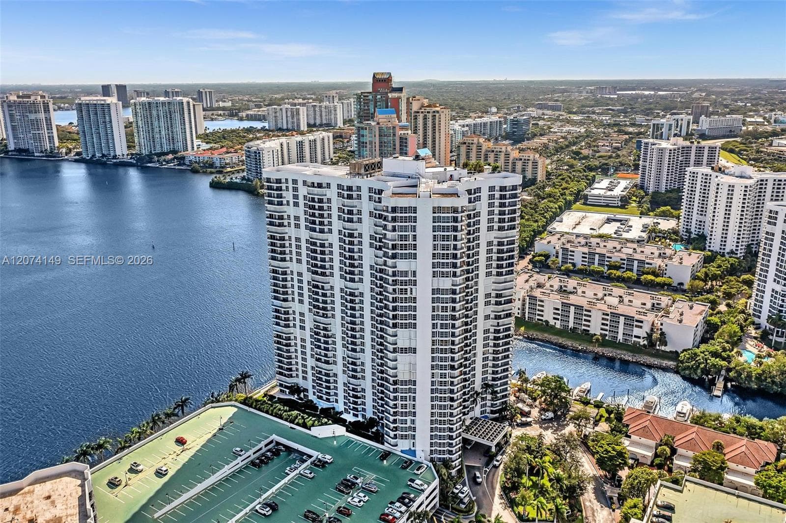 3530 Mystic Pointe Dr # 411, Aventura, FL 33180 — zdjęcie 3