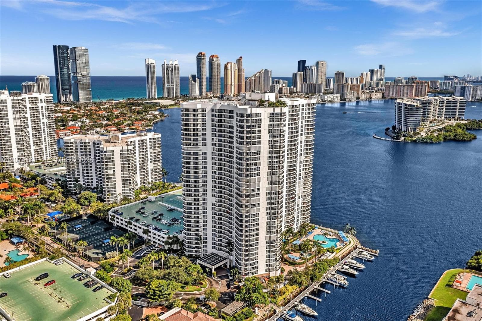 3530 Mystic Pointe Dr # 411, Aventura, FL 33180