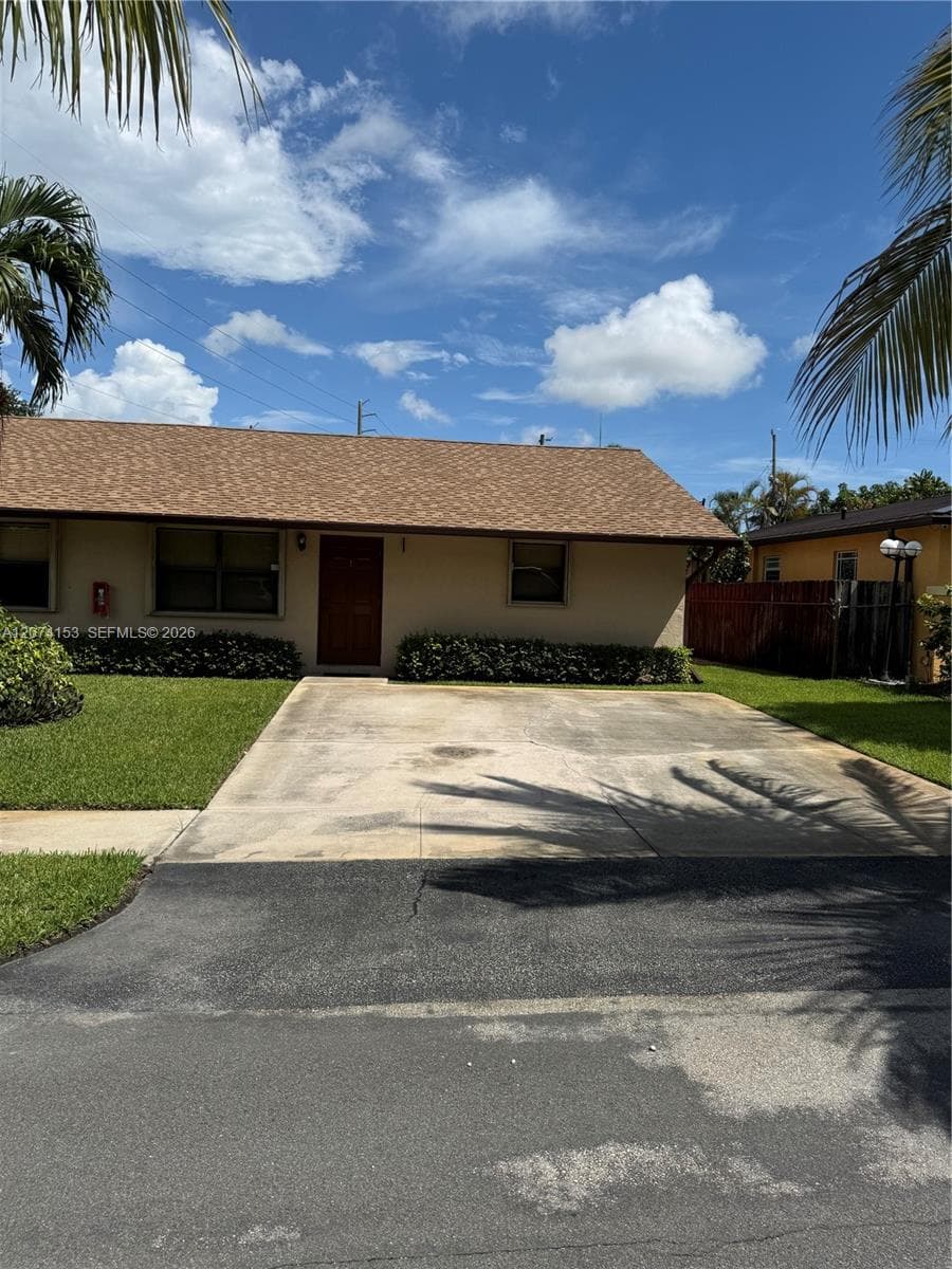 278 SW 7th St # 1, Dania Beach, FL 33004