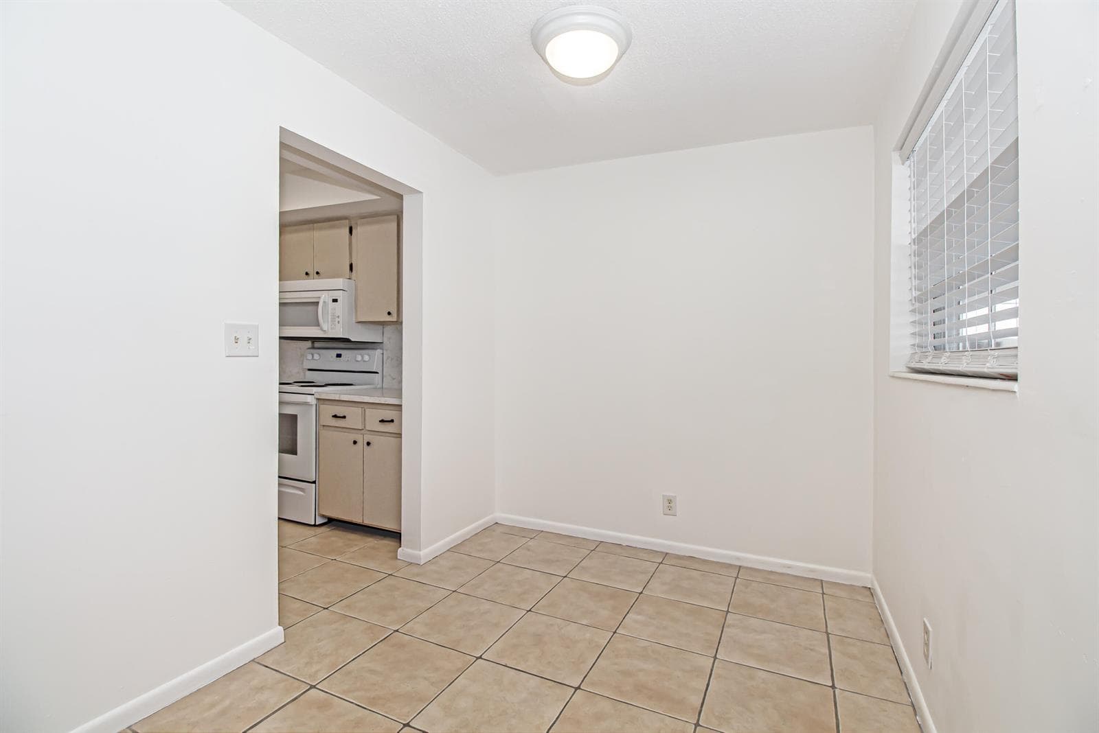 402 Lake Shore Drive, West Palm Beach, FL 33403 — zdjęcie 5