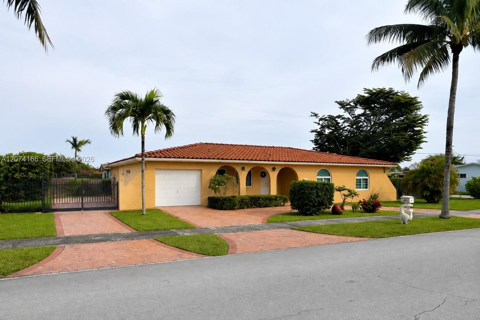 9461 SW 62nd St, Miami, FL 33173