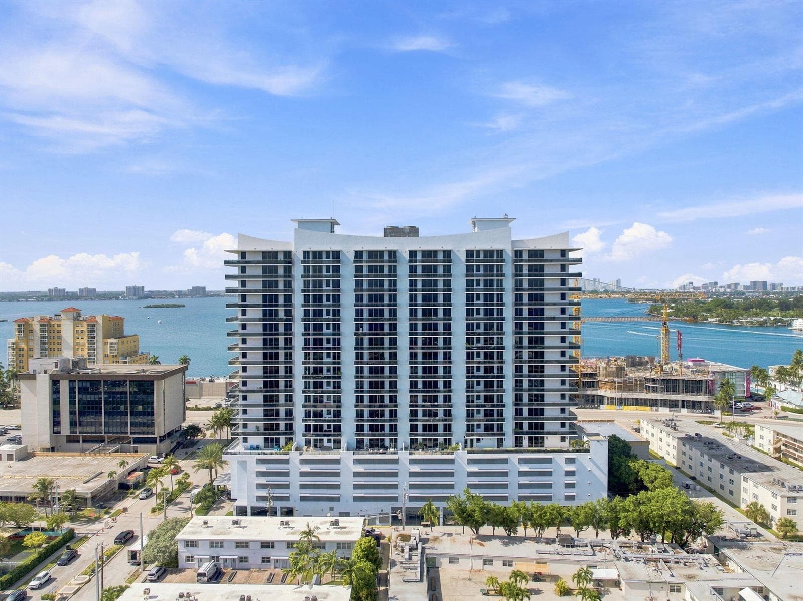 7901 HISPANOLA Avenue # 1008, North Bay Village, FL 33141 — zdjęcie 2