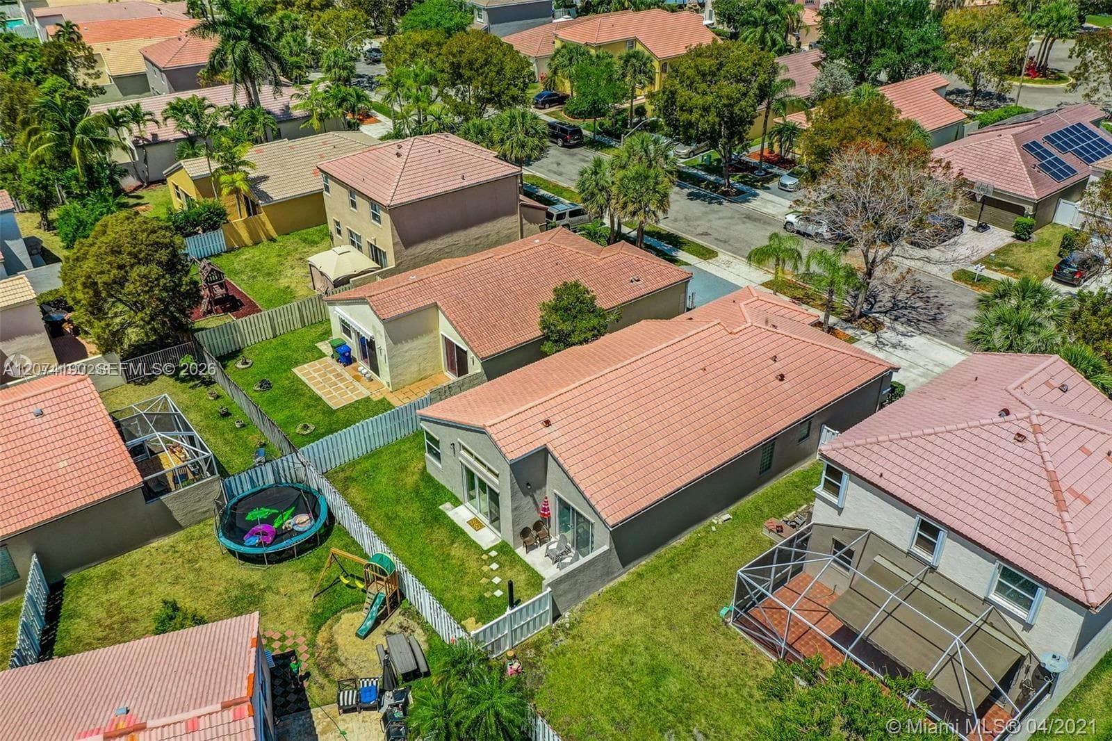 15726 NW 16th Ct # 15726, Pembroke Pines, FL 33028 — zdjęcie 2