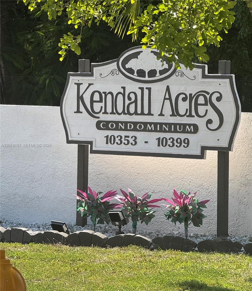 10395 N Kendall Dr # V1, Miami, FL 33176