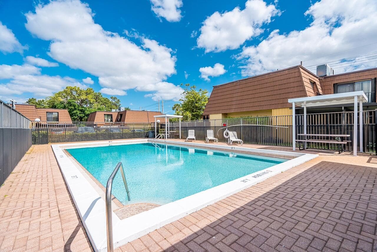 4225 TURNBERRY Circle # 7, Lake Worth, FL 33467 — zdjęcie 2
