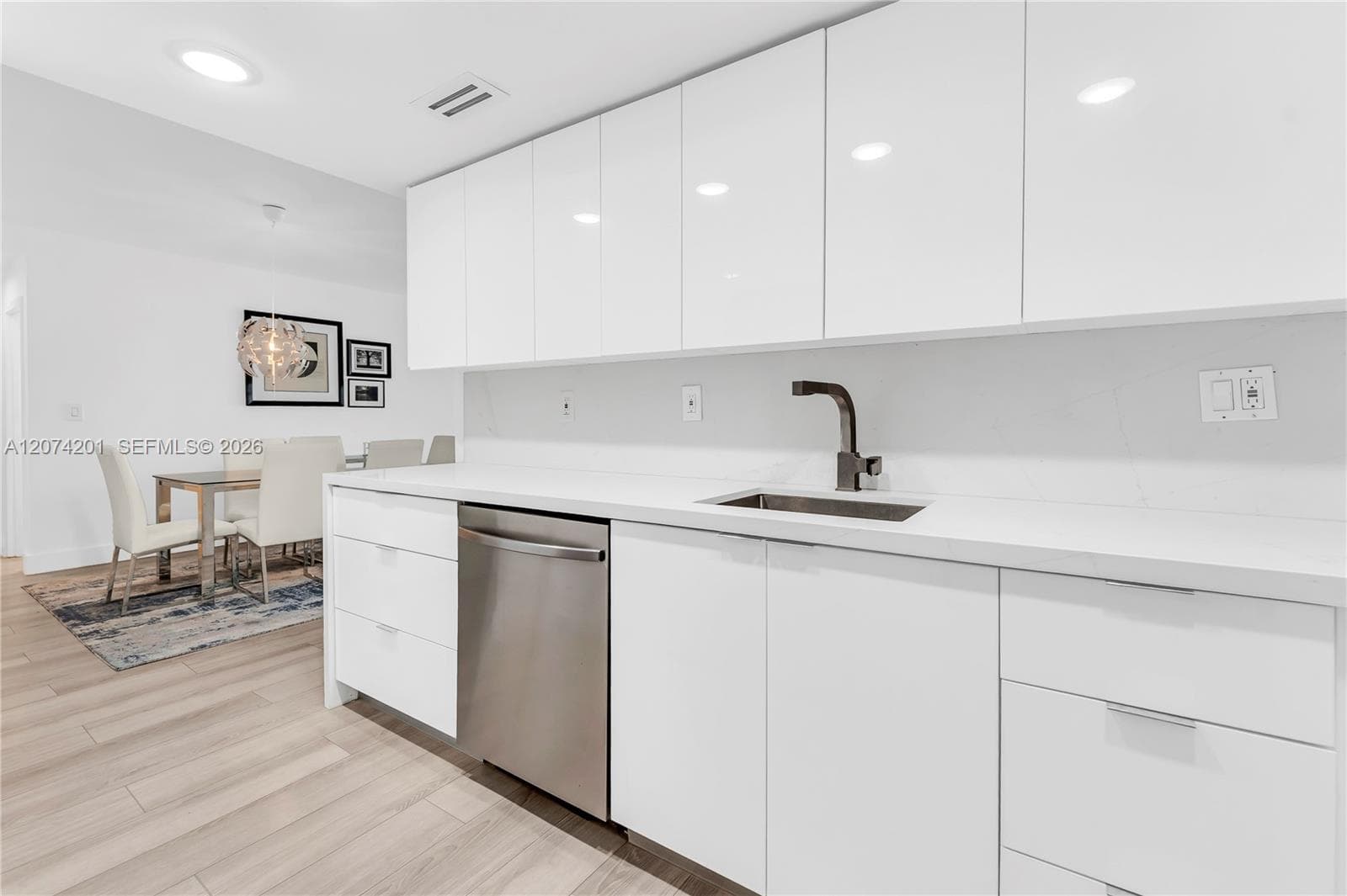 300 Bayview Dr # 214, Sunny Isles Beach, FL 33160 — zdjęcie 5