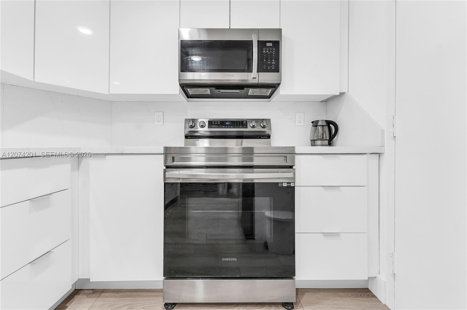 300 Bayview Dr # 214, Sunny Isles Beach, FL 33160 — zdjęcie 4