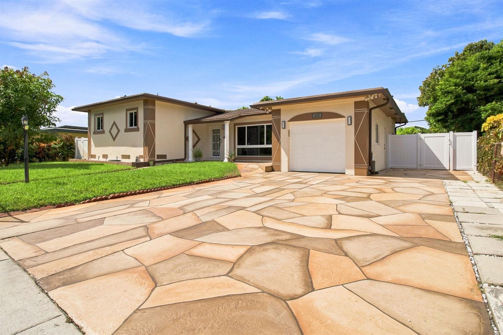 655 W MELROSE Circle, Fort Lauderdale, FL 33312 — zdjęcie 2