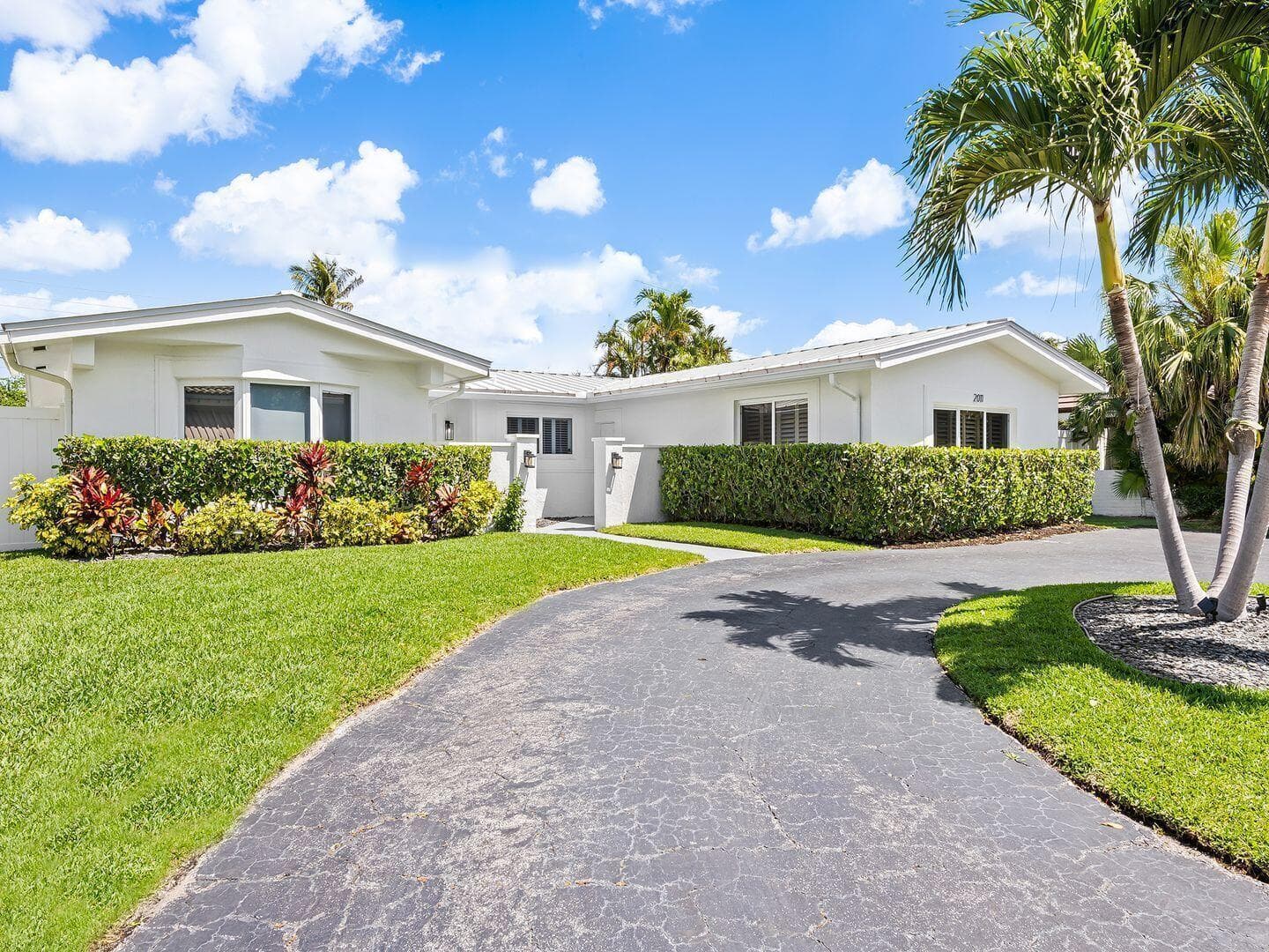 2011 NE 60TH Street, Fort Lauderdale, FL 33308