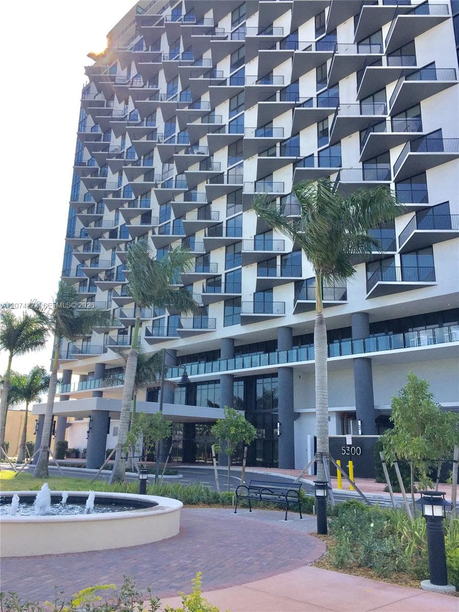 5300 Paseo Blvd # 410, Doral, FL 33178 — zdjęcie 2