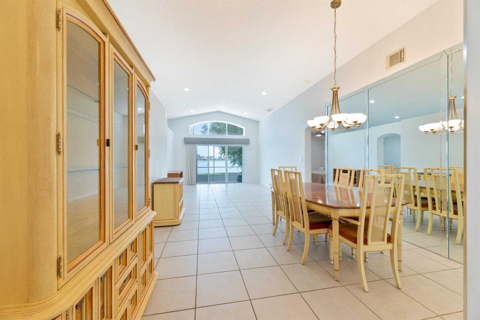 19200 NW 24TH Court, Pembroke Pines, FL 33029 — zdjęcie 3