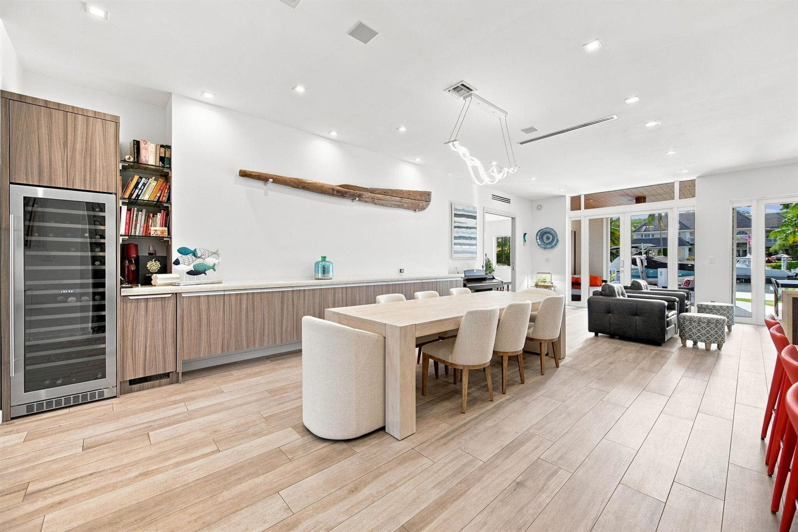 121 S GORDON Road, Fort Lauderdale, FL 33301 — zdjęcie 2