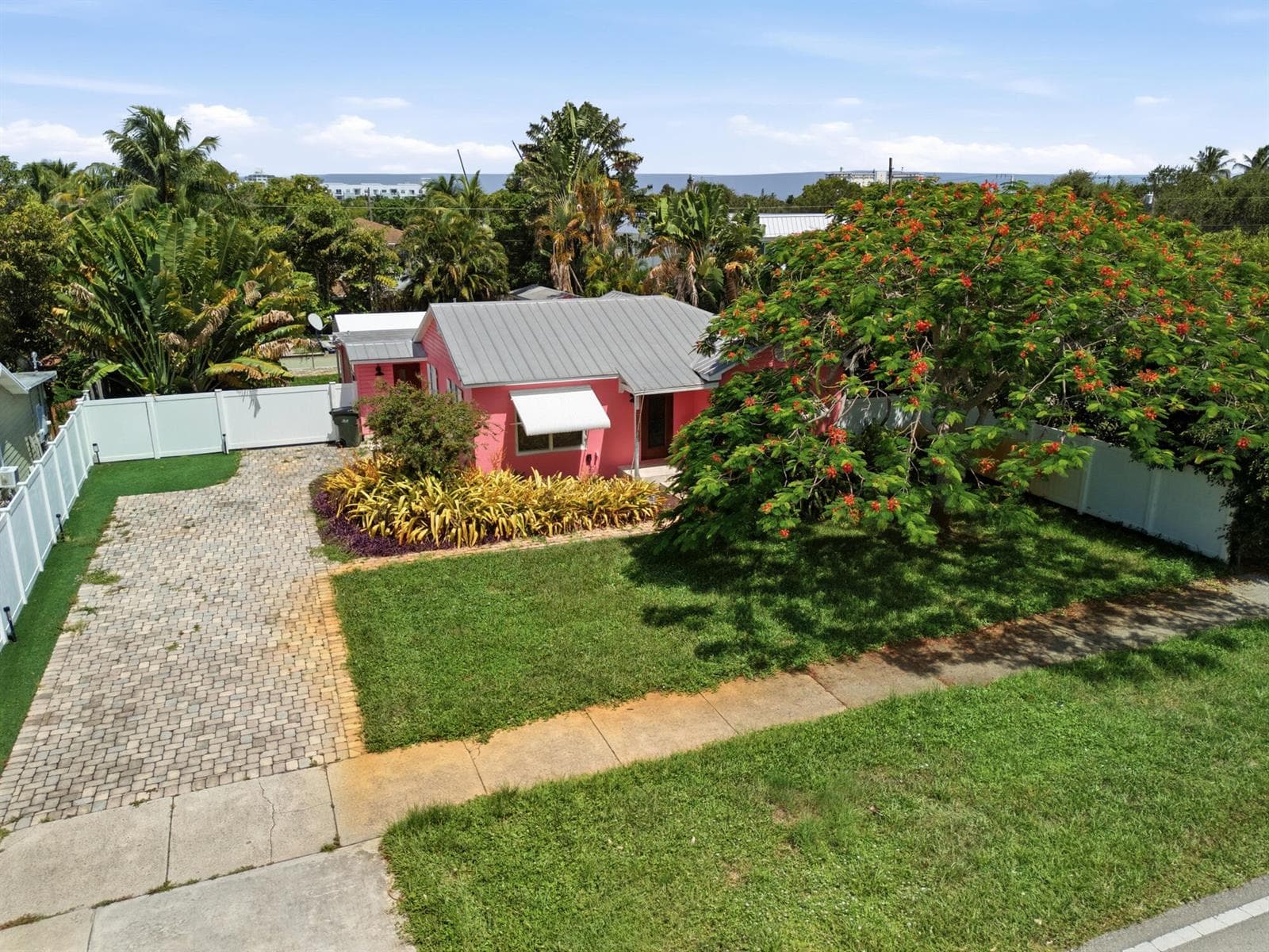227 S SWINTON Avenue, Delray Beach, FL 33444 — zdjęcie 2