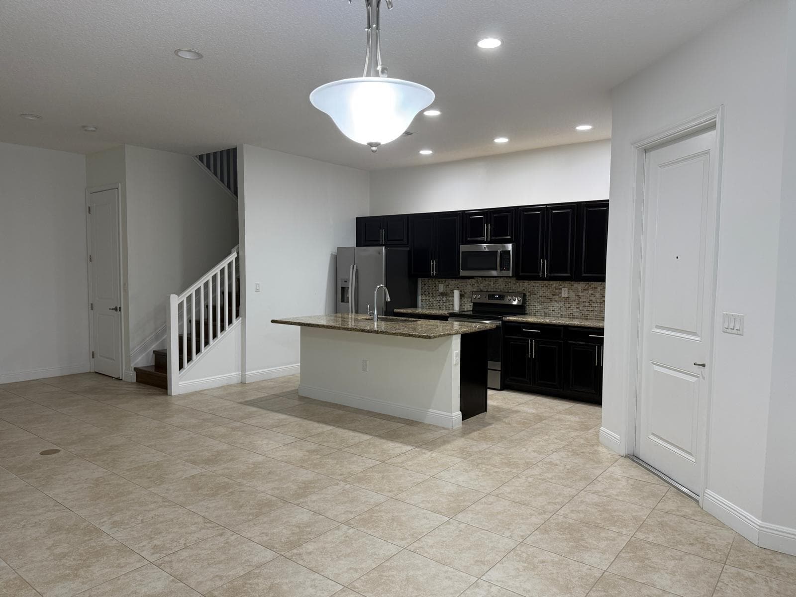 12466 NW 17TH Court, Pembroke Pines, FL 33028 — zdjęcie 2