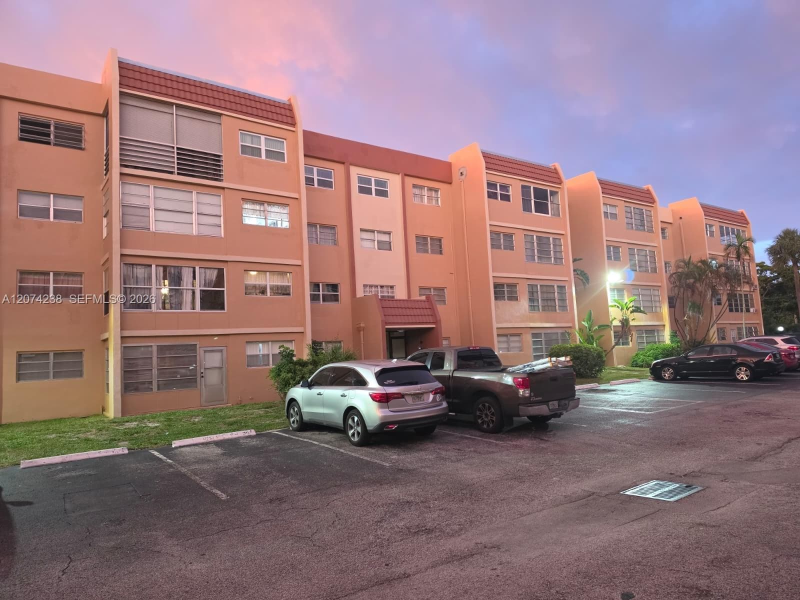 2451 NW 41st Ave # 108, Lauderhill, FL 33313 — zdjęcie 2