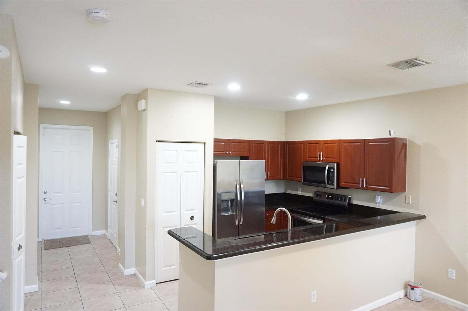 2026 Nassau Drive, Riviera Beach, FL 33404 — zdjęcie 2