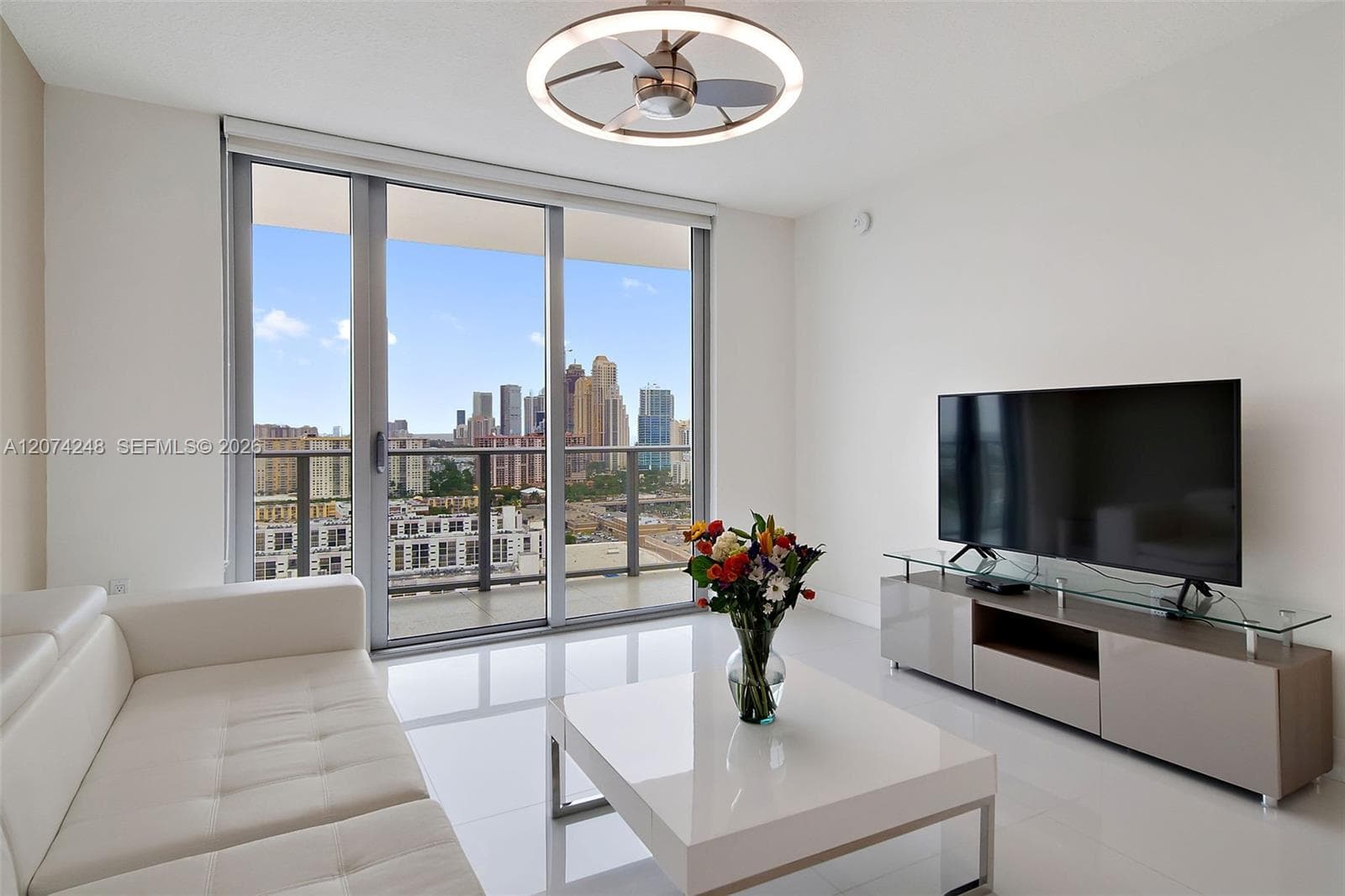 300 Sunny Isles Boulevard # 2403, Sunny Isles Beach, FL 33160 — zdjęcie 2