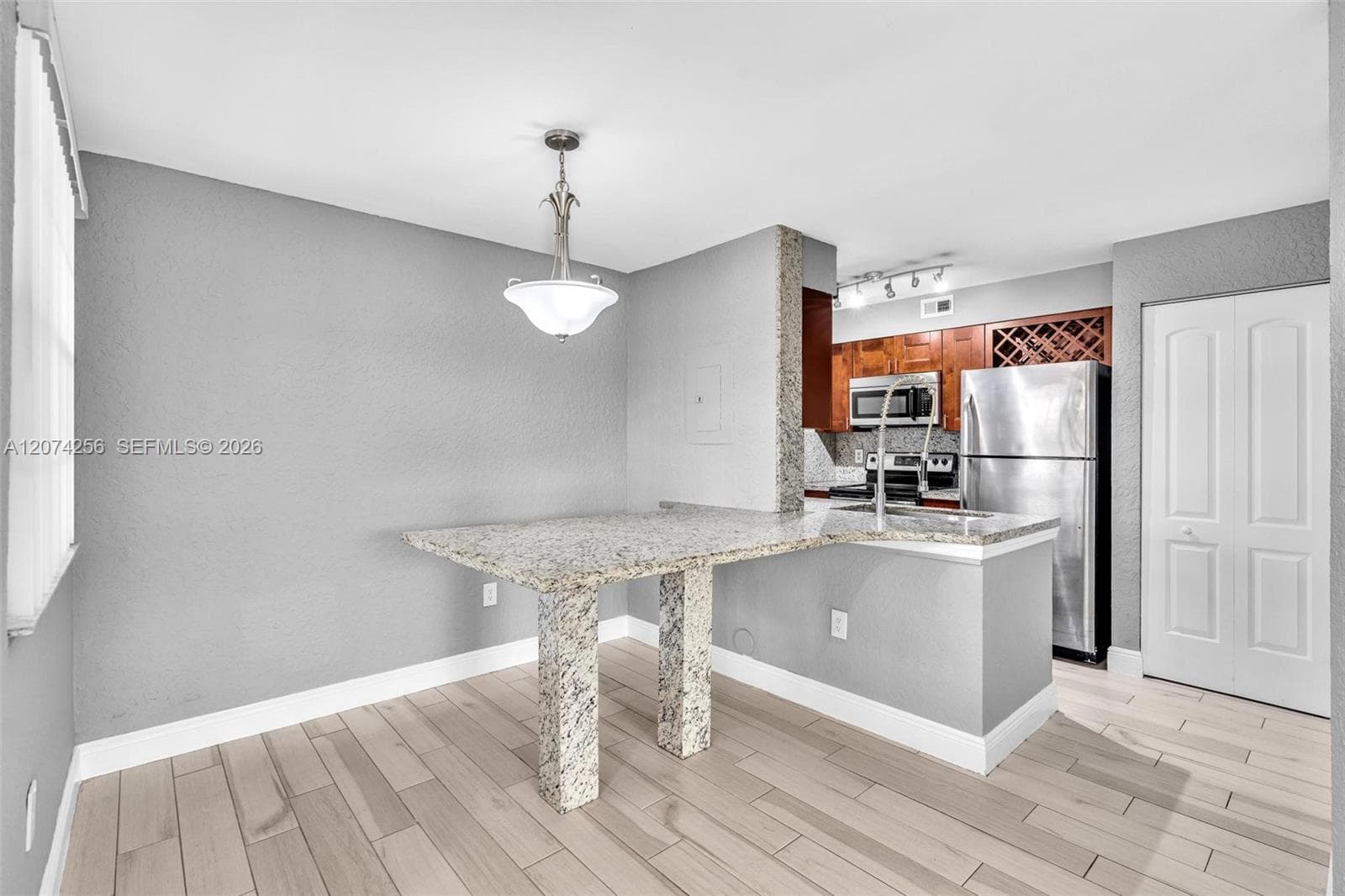 2803 N Oakland Forest Dr # 206, Oakland Park, FL 33309