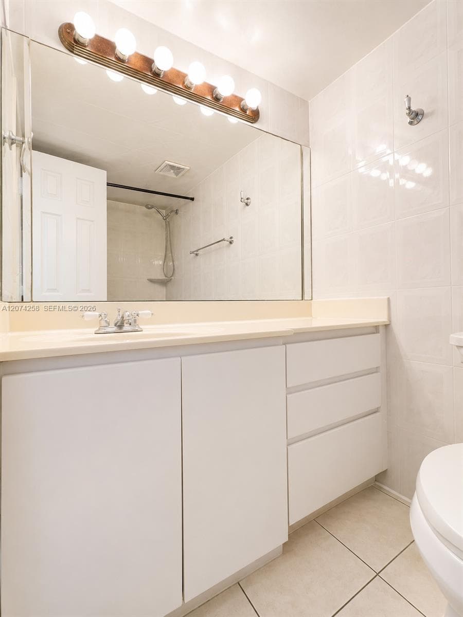 724 NE 4th St # 3, Hallandale Beach, FL 33009 — zdjęcie 3