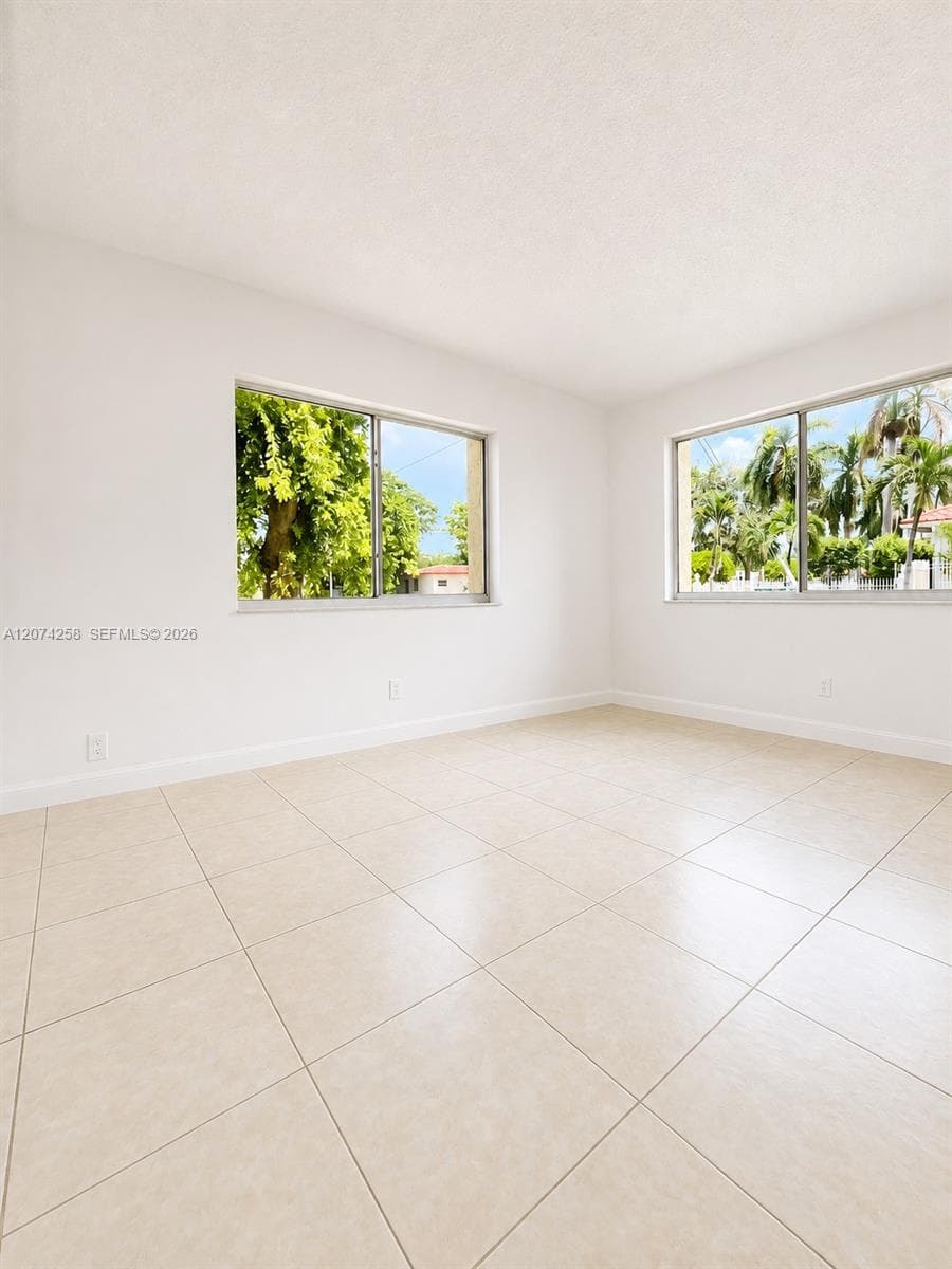 724 NE 4th St # 3, Hallandale Beach, FL 33009 — zdjęcie 4