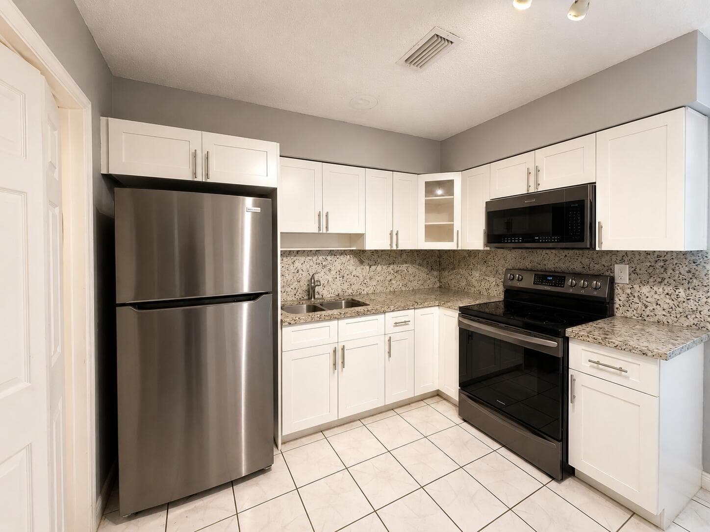 6960 SW 18TH Court, North Lauderdale, FL 33068 — zdjęcie 4