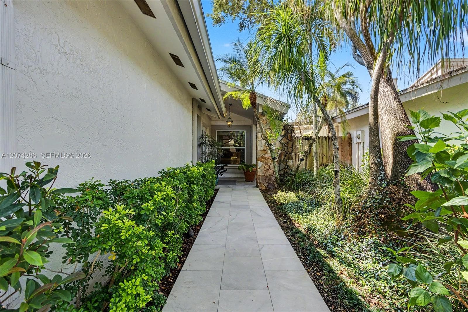 13 Dogwood Rd, Hollywood, FL 33021 — zdjęcie 2