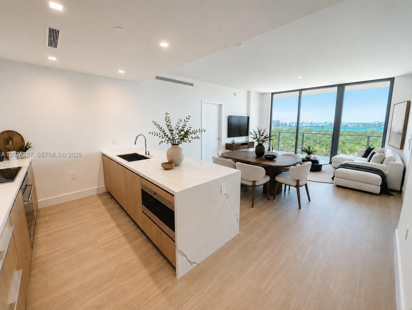 2411 Laguna circle # 1503, North Miami, FL 33181
