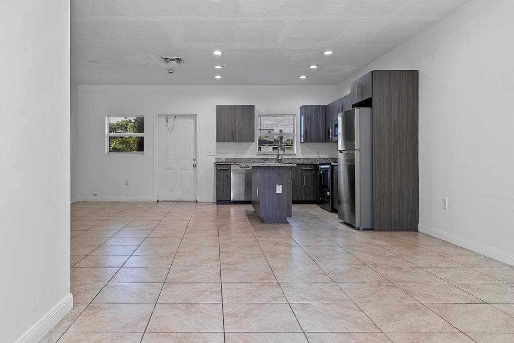 105 2nd Street # 1, Lake Park, FL 33403 — zdjęcie 4
