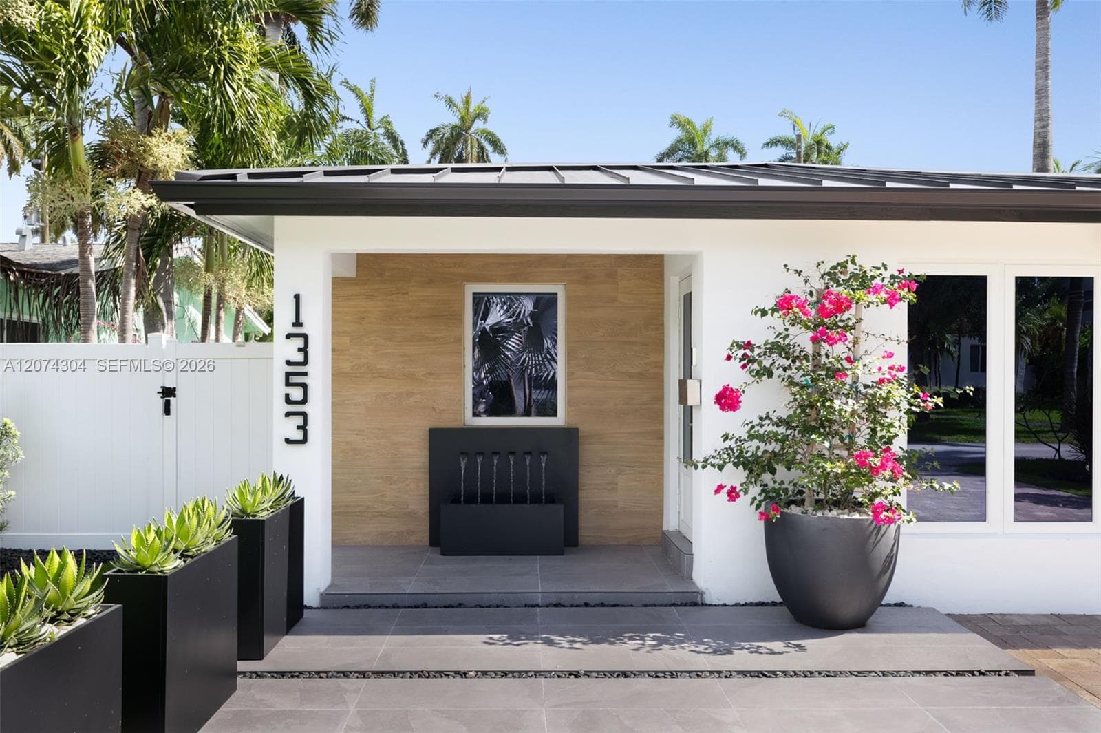 1353 Van Buren St, Hollywood, FL 33019 — zdjęcie 4