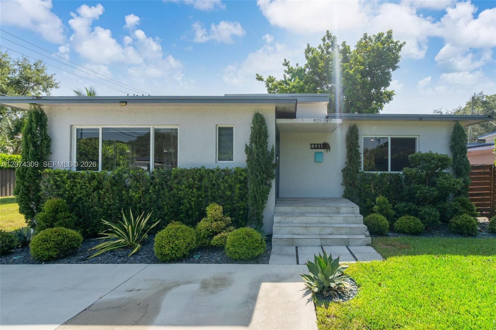 8911 N Miami Ave, El Portal, FL 33150 — zdjęcie 2