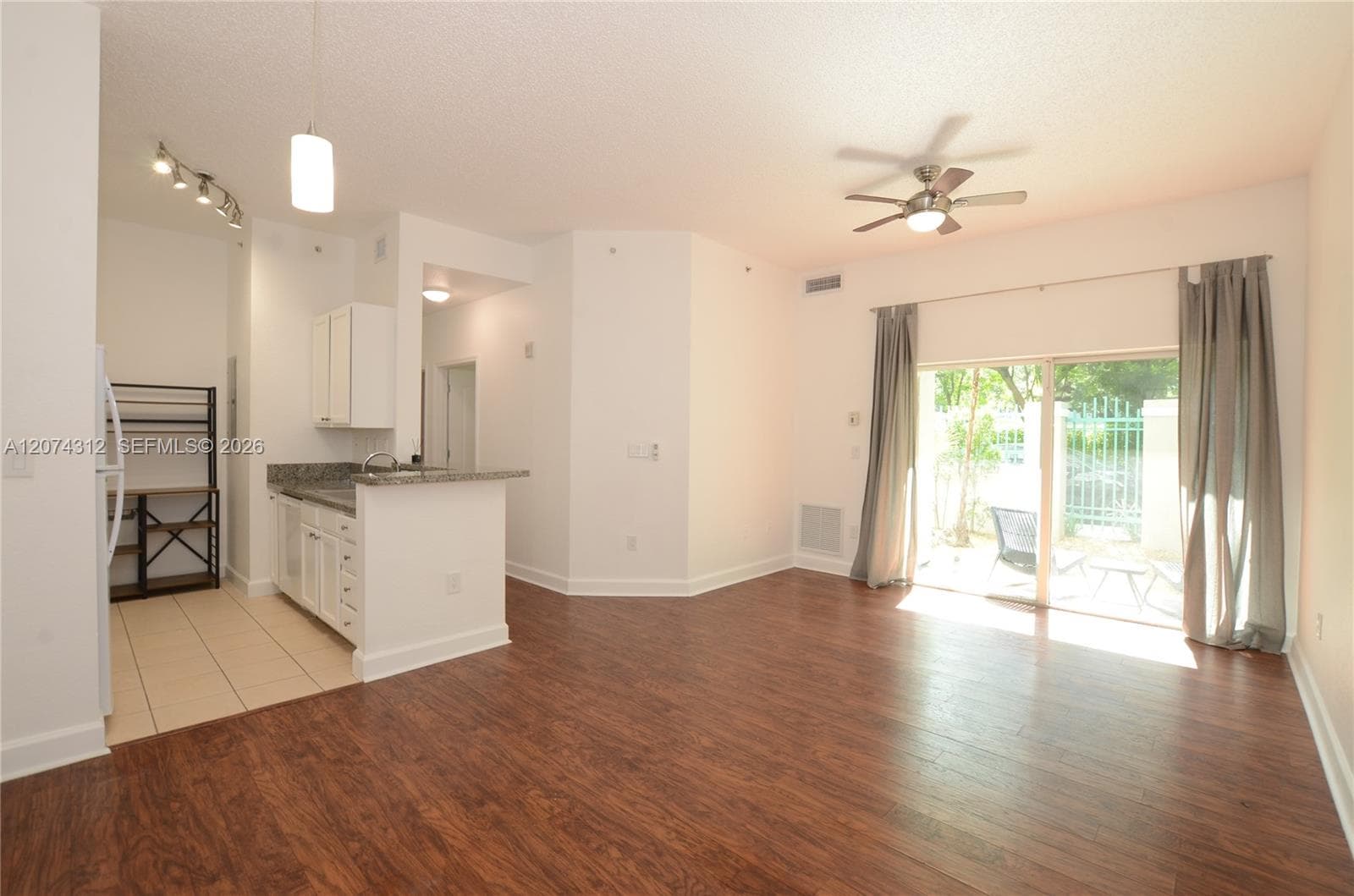 6001 SW 70th St # 137, South Miami, FL 33143 — zdjęcie 2