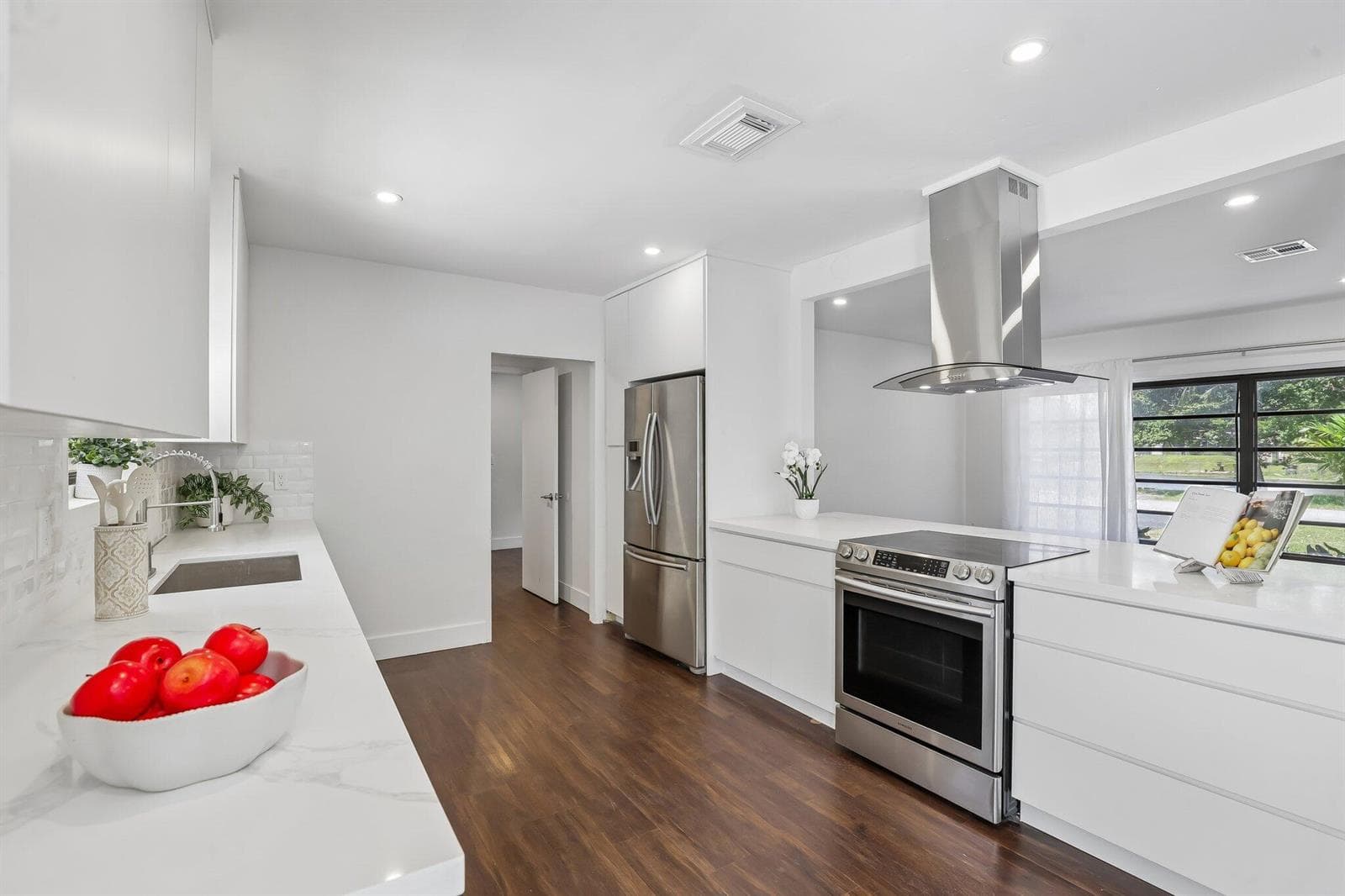 1040 NW 149TH Street, Miami, FL 33168 — zdjęcie 3