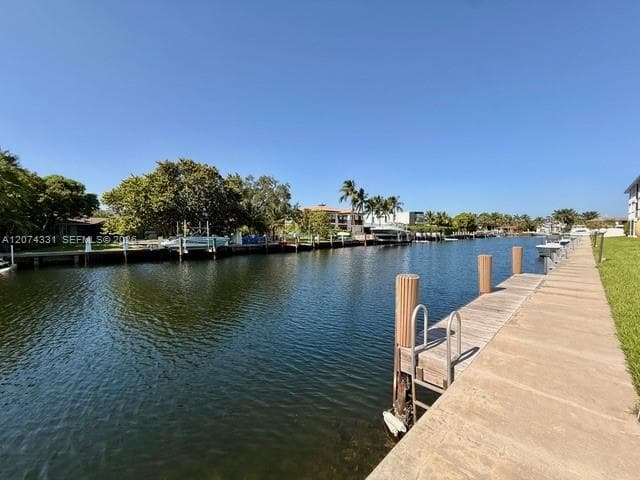 455 Paradise Isle Blvd # 109, Hallandale Beach, FL 33009