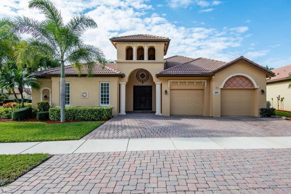 885 SW Grand Reserves Boulevard, Port St. Lucie, FL 34986