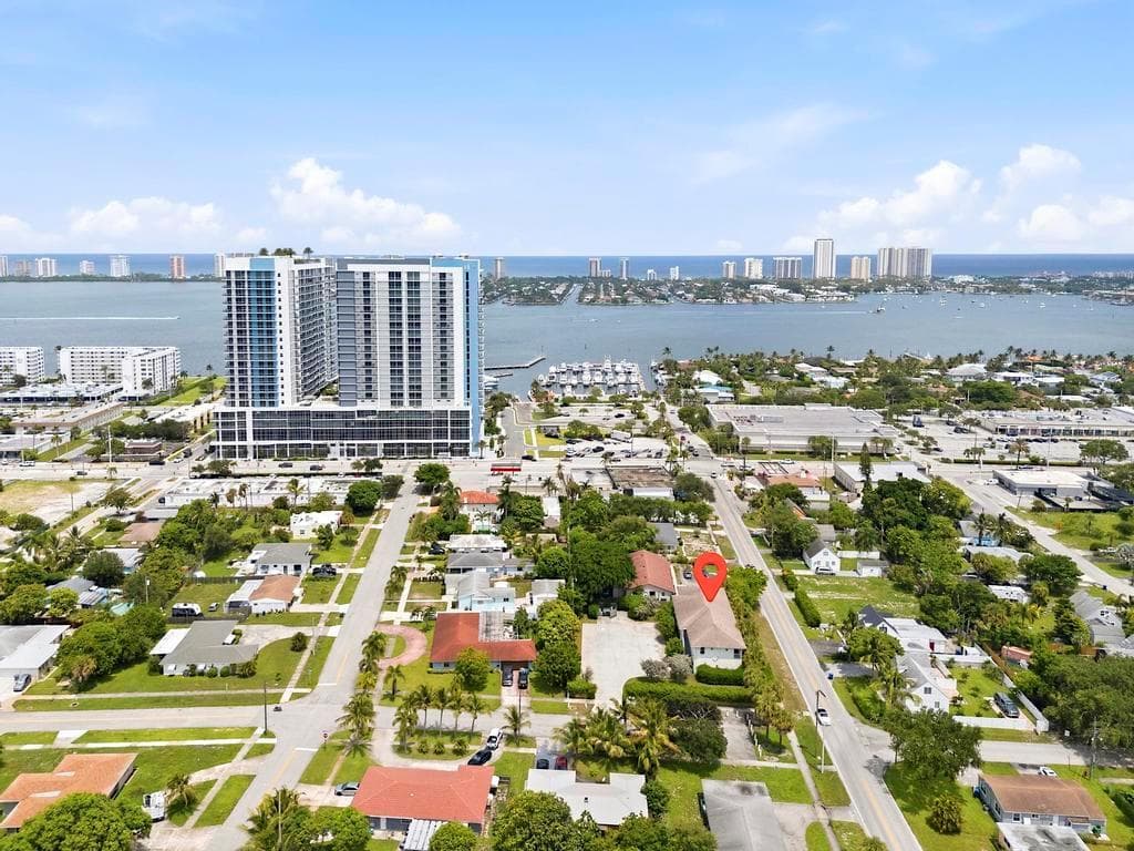 105 2nd Street # 3, Lake Park, FL 33403