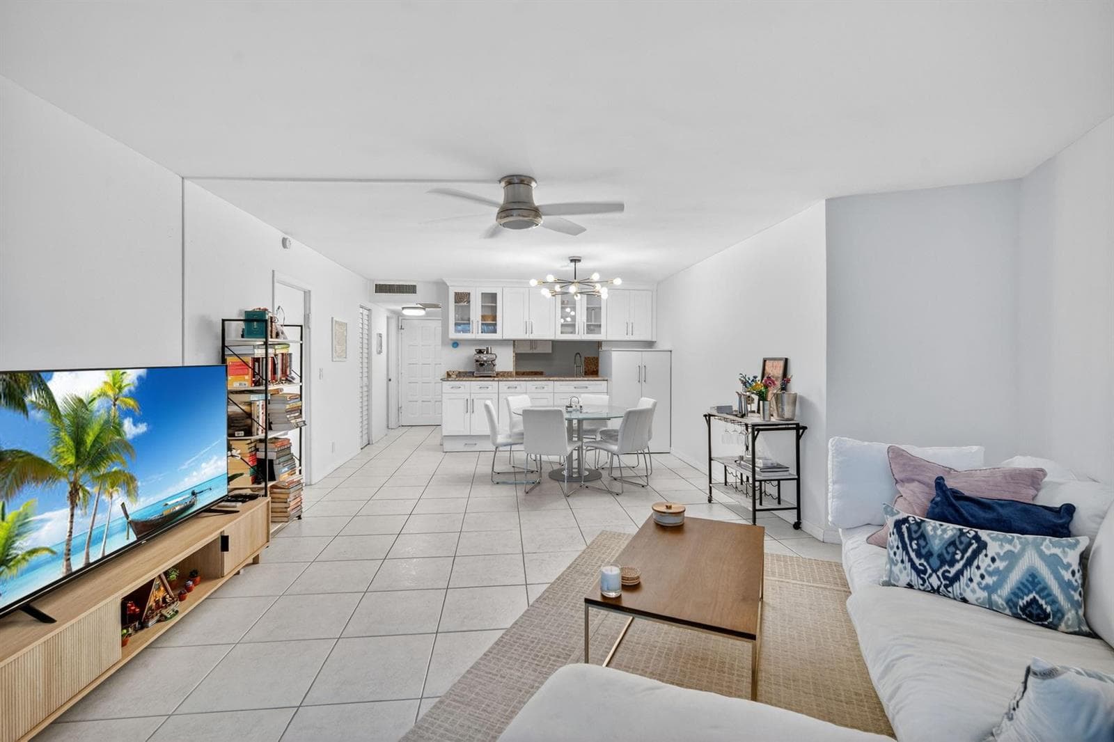 3900 N HILLS Drive # 306, Hollywood, FL 33021 — zdjęcie 3