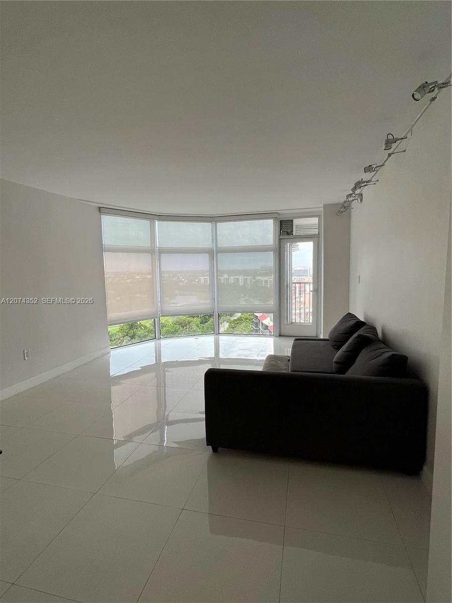 3375 N Country Club Dr # 1408, Aventura, FL 33180 — zdjęcie 2