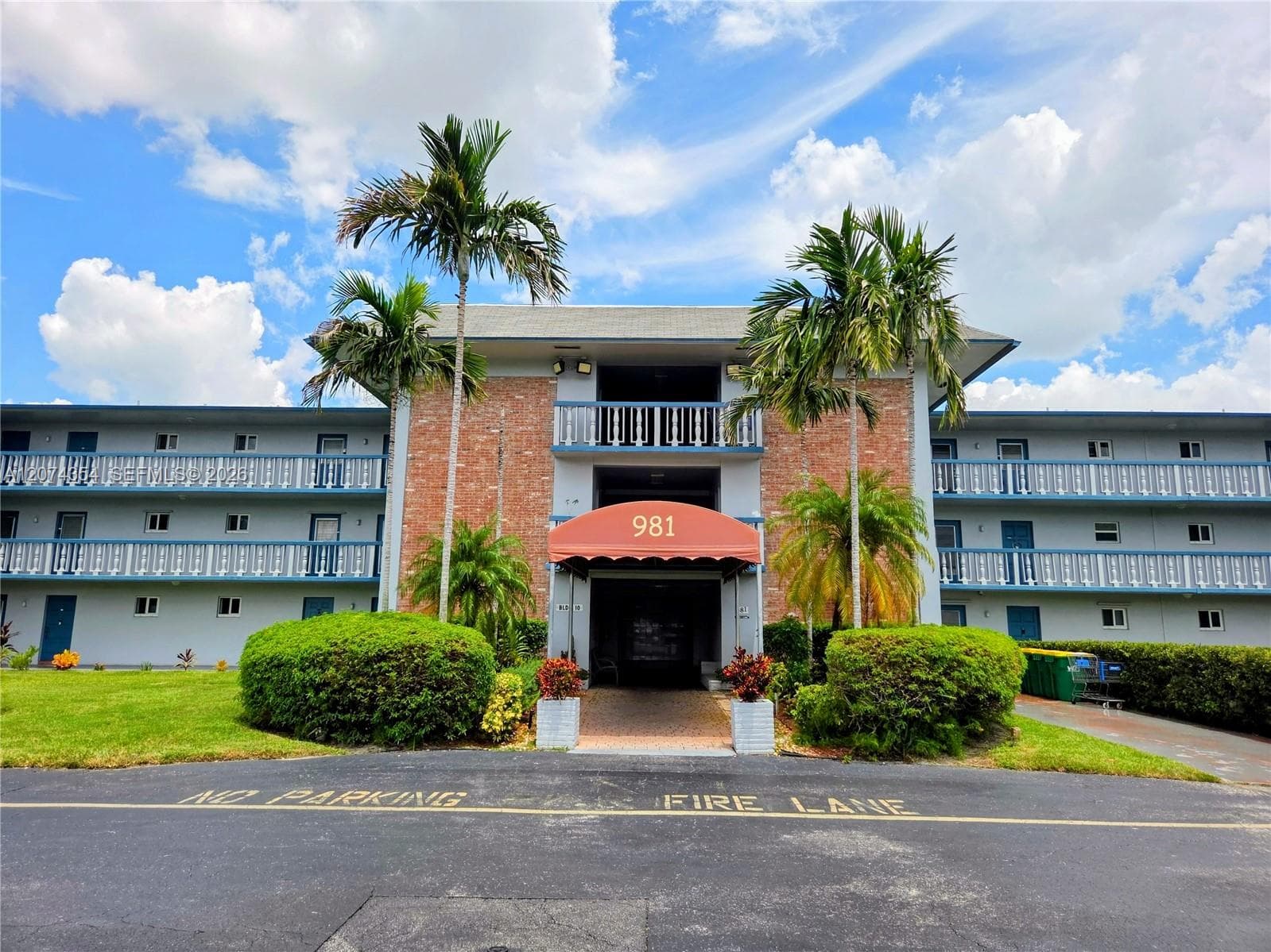 981 Hillcrest Ct # 115, Hollywood, FL 33021