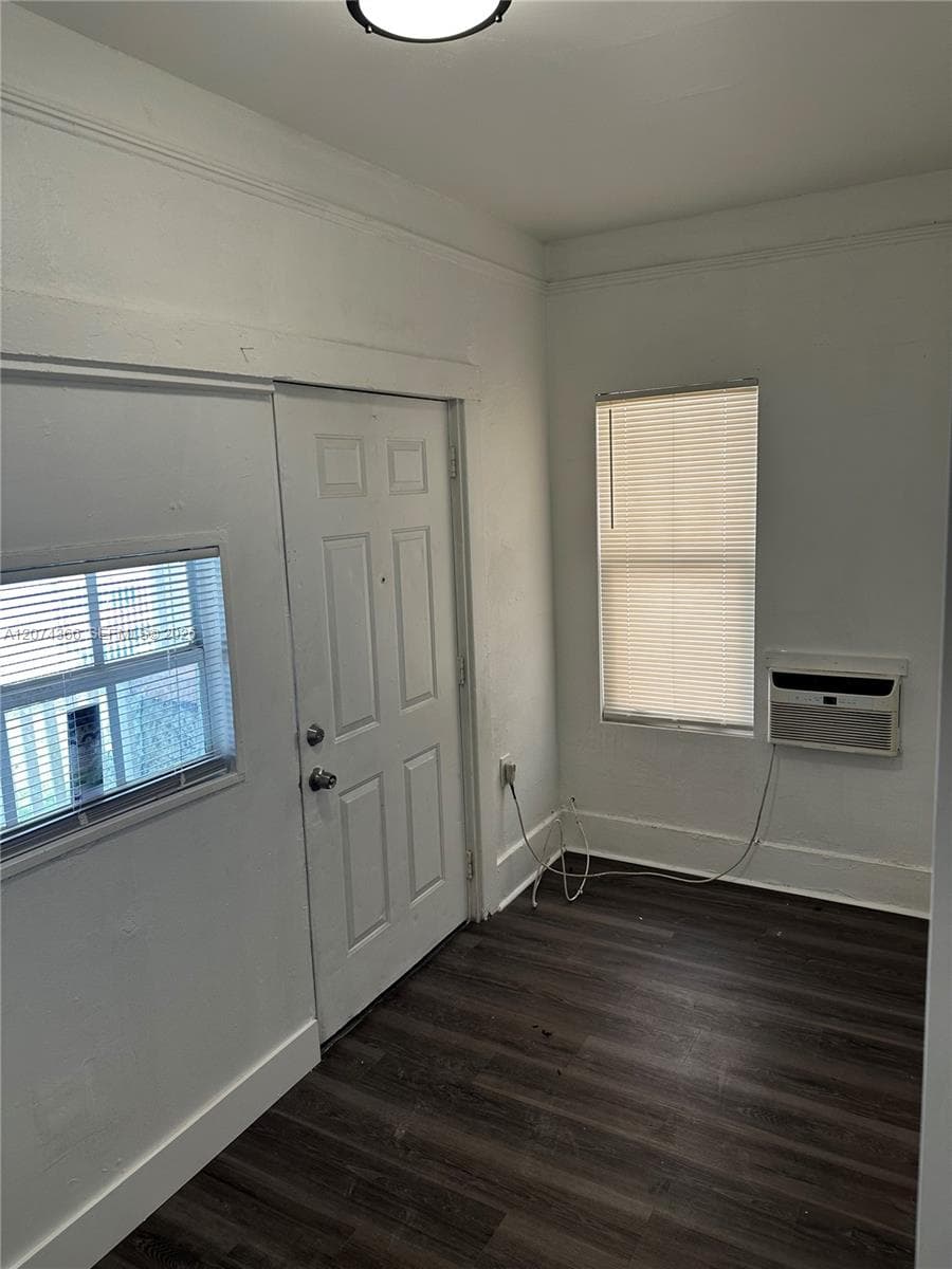 1545 NW 1st St # 1537, Miami, FL 33125 — zdjęcie 3