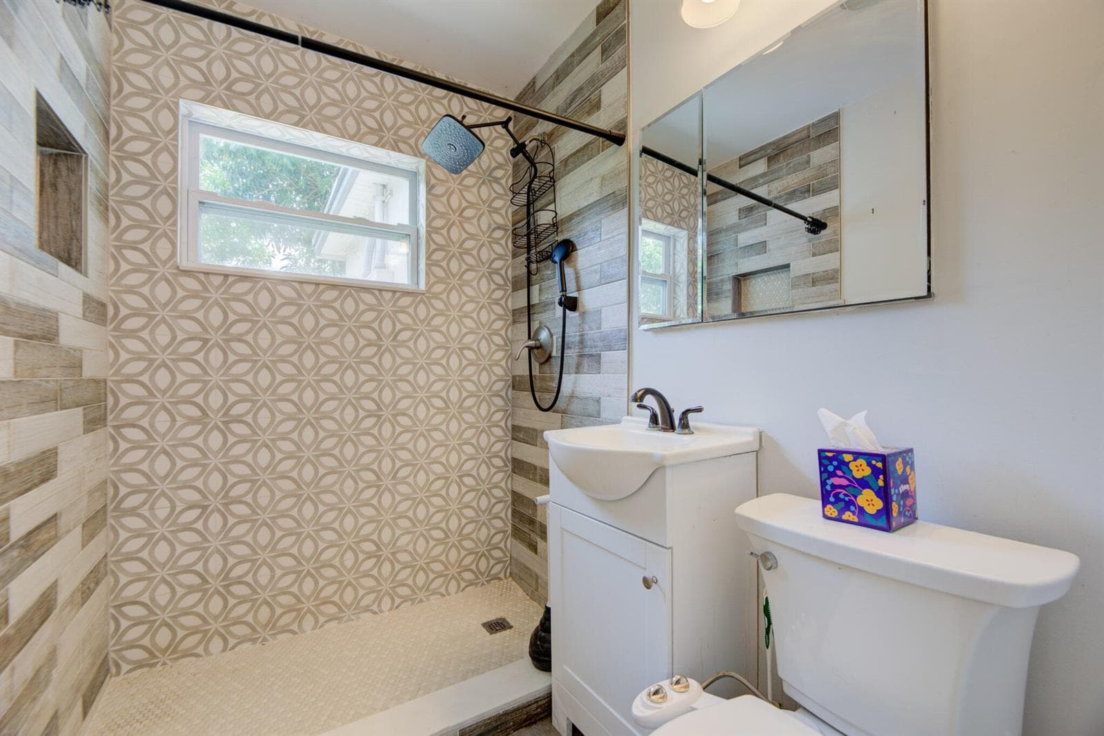 2633 NE 16TH Avenue, Pompano Beach, FL 33064 — zdjęcie 4