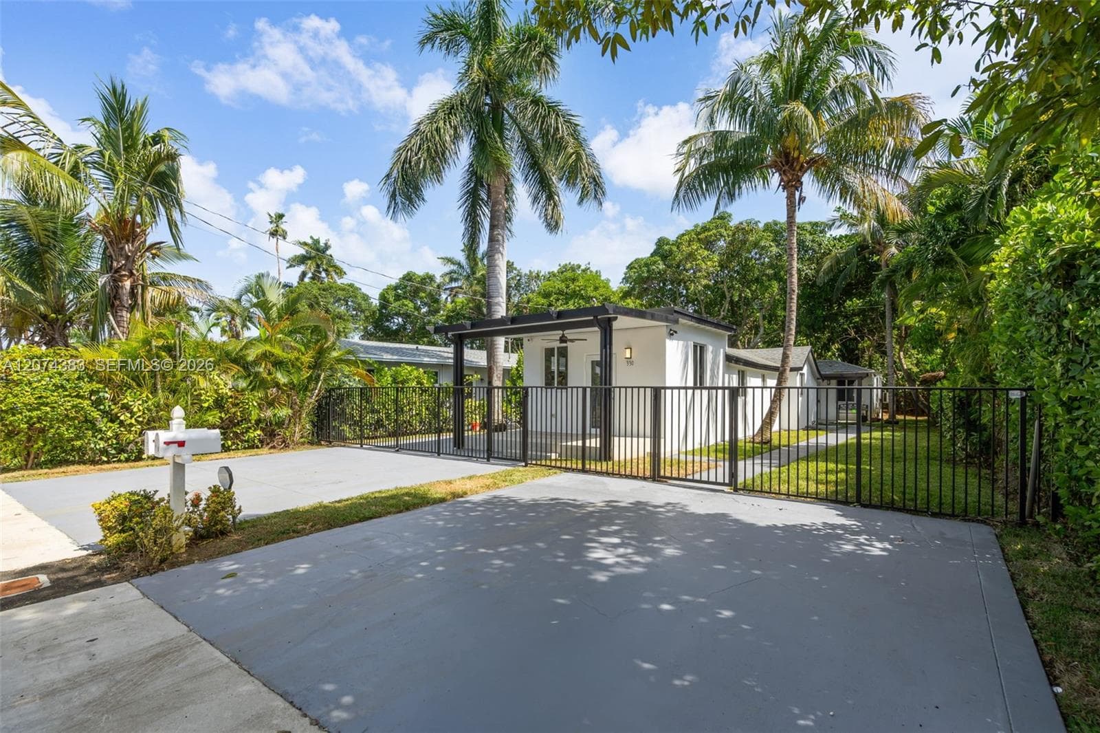 330 NW 82nd Ter, Miami, FL 33150 — zdjęcie 3