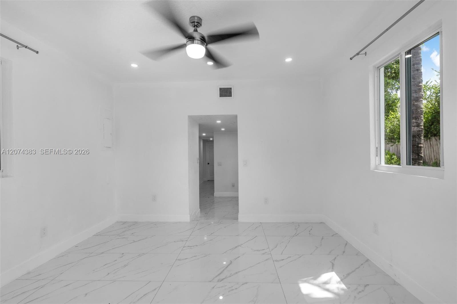 330 NW 82nd Ter, Miami, FL 33150 — zdjęcie 4