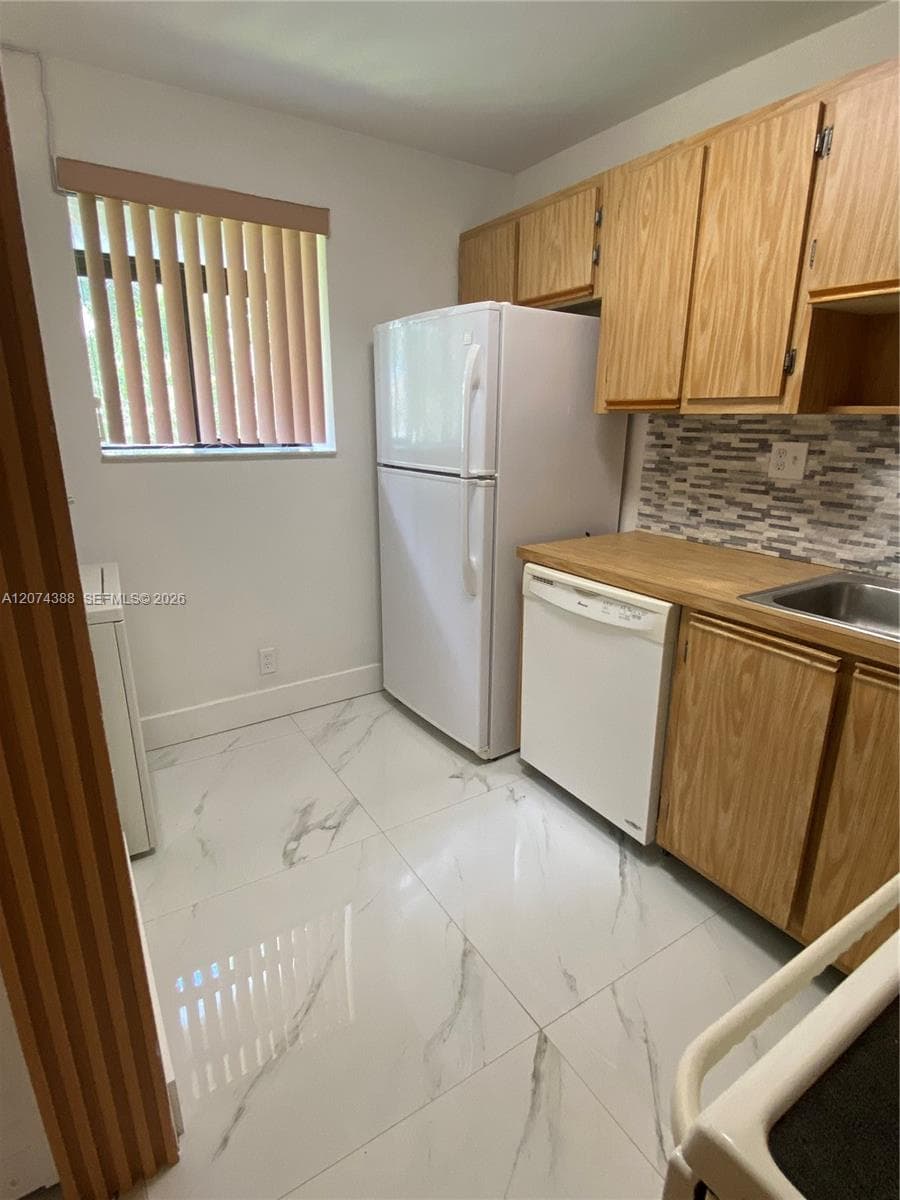 507 Gardens # 203, Pompano Beach, FL 33069 — zdjęcie 5